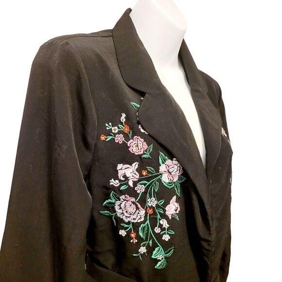 2/$20 Vintage Black Floral Pattern Sleepwear Robes Size: Small - Picture 2 of 5